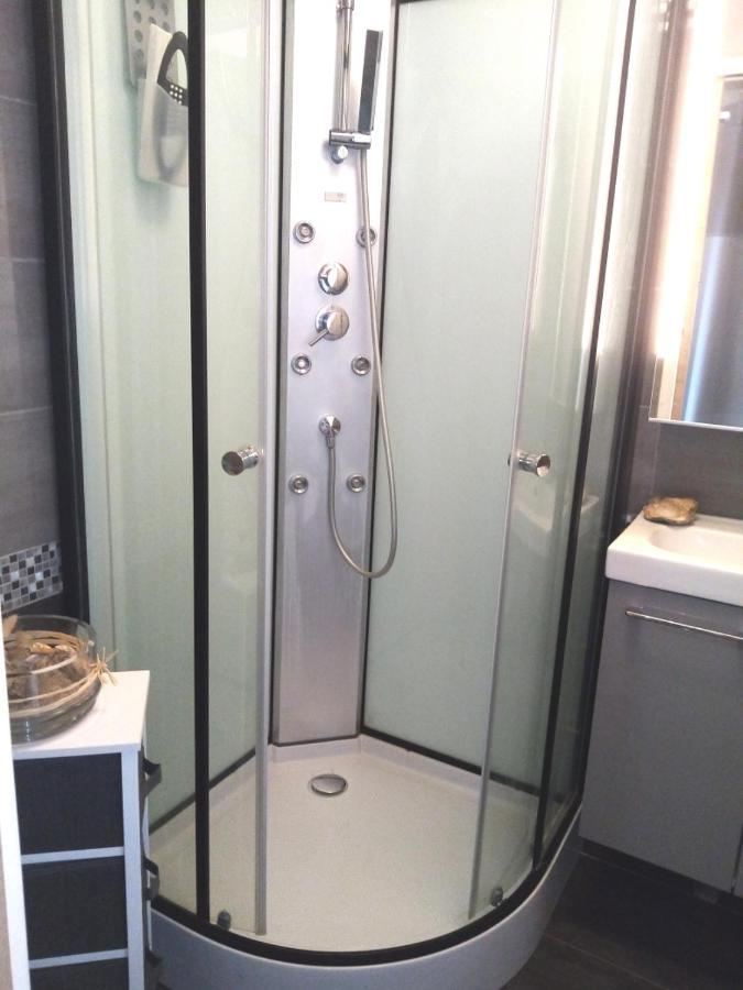Herm'S Petite Maison Atypique Et Cour Privative - Avenue Du Marche - Ideal Couple Ou Jeunes Parents Cabourg Exterior foto